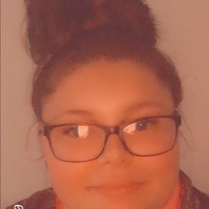 Meet your Posher, Amilia